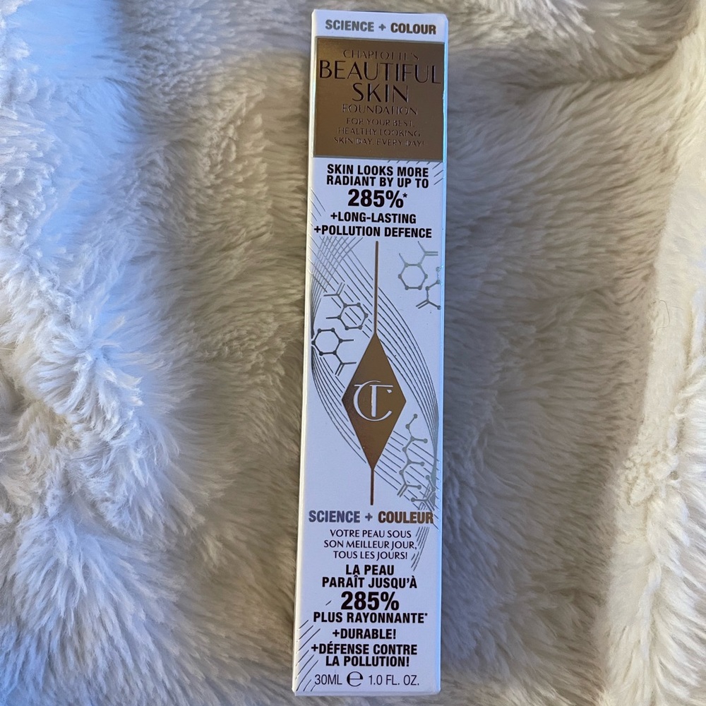 COPY - Charlotte Tillbury beautiful skin foundation in shade 6 Neutral